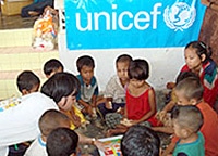 ミャンマーサイクロン　避難所の子どもたち