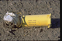 写真：アフガニスタンで使用されたBlu-97と呼ばれるクラスター爆弾