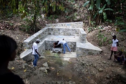 ハイチ国内ではコミュニティによる包括的な衛生アプローチを導入している。