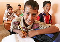 イラク南部ワシトにあるアシュ・シュルック小学校の生徒たち。