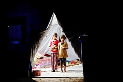 イラク・モスル付近のKhazar検問所近くの避難民キャンプ（2014年6月17日）