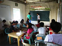 パヤタスでストリードチルドレンの社会復帰と教育を支援する活動