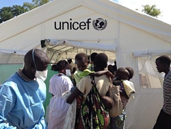首都ジュバで、ユニセフはテント式の治療センターを開設。コレラに対する治療を行っています