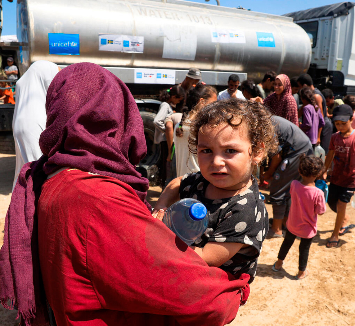 給水車で緊急給水
