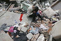 四被災地へ届けられるユニセフのテント