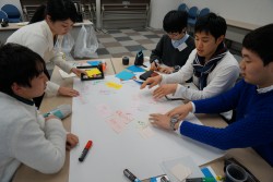 国際協力に関するゲームアプリ、ミスコン優勝者のユニセフ訪問などを提案した東京大学のみなさん。