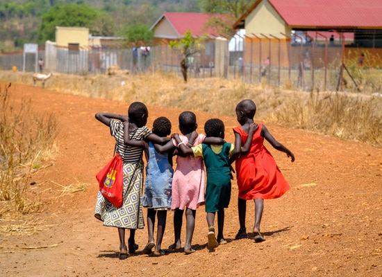 南スーダン 100万人以上の子どもが国を逃れる