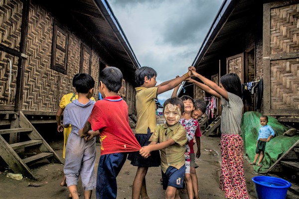 ミャンマー 子どもの恣意的拘束を非難 5人死亡、4人重症