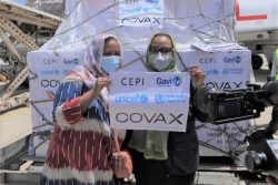 COVAXを通じて、アデン国際空港に届いたCOVID-19ワクチン。(2021年3月31日撮影)