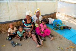 Metuge国内避難民キャンプに逃れた家族。(2020年12月撮影)