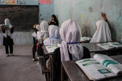 ヘラートにある女子校では、1年生から6年生までの授業が再開した。(2021年9月5日)