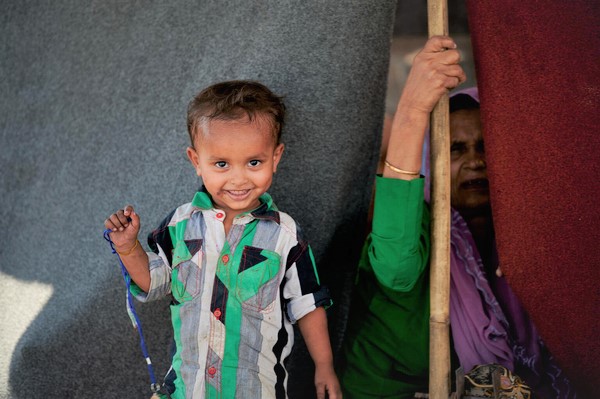 ロヒンギャ難民キャンプで暮らす子ども。(バングラデシュ、2022年1月撮影)※本文との直接の関係はありません
