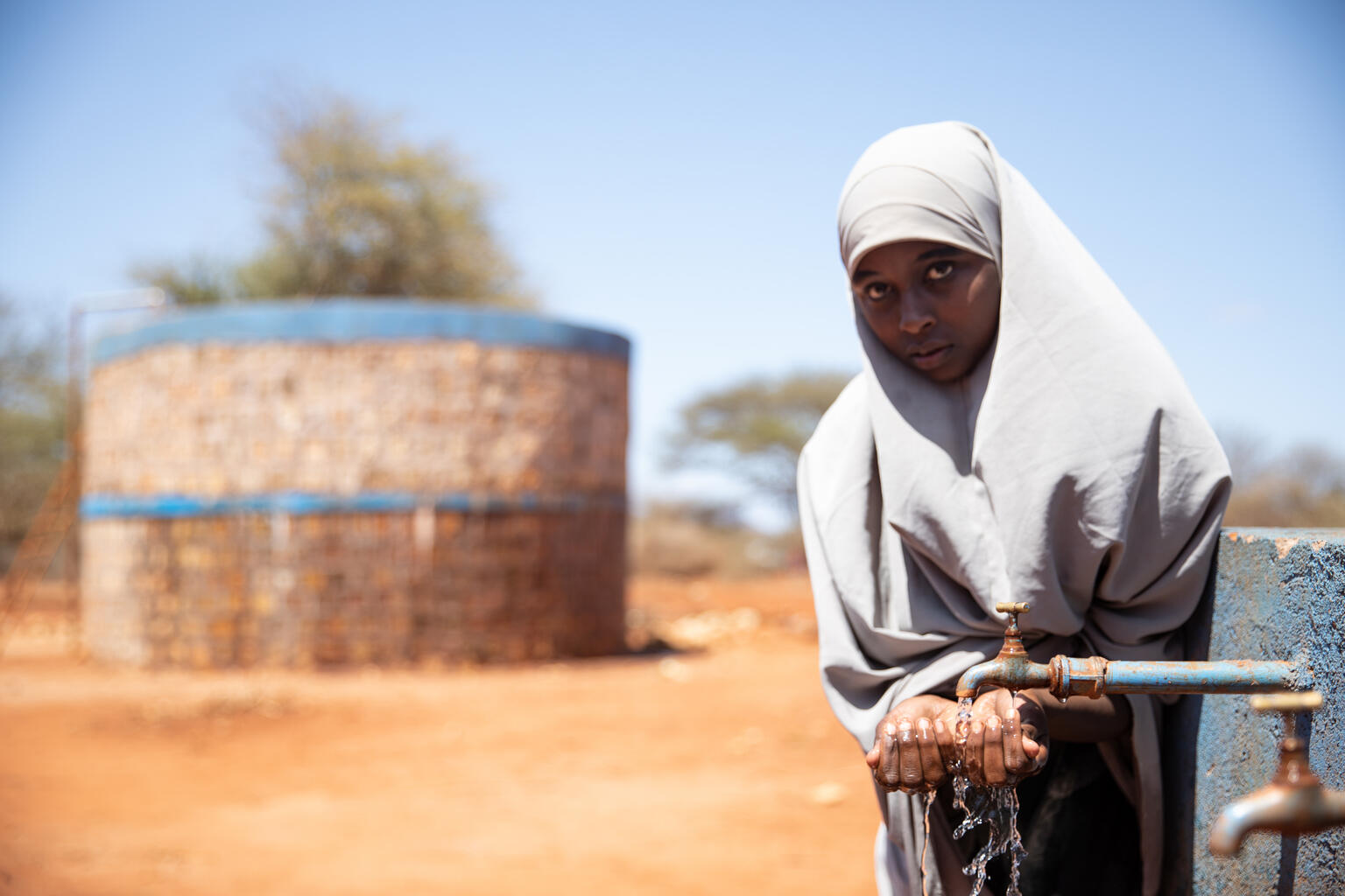 「水は命。人が生きていくために必要なすべてのものなのです」と語る18歳のハリマさん（エチオピア）