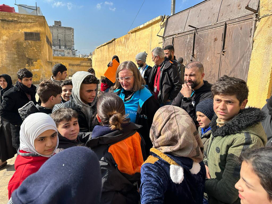 アレッポ近郊のSalah Eddinにある避難所となった学校に避難する子どもたち。(シリア、2023年2月7日撮影)