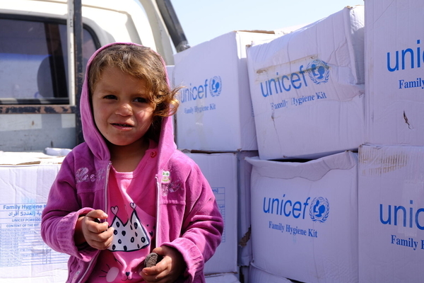 北西部の国内避難民キャンプに届いたユニセフの衛生物資。(シリア、2023年3月1日撮影)