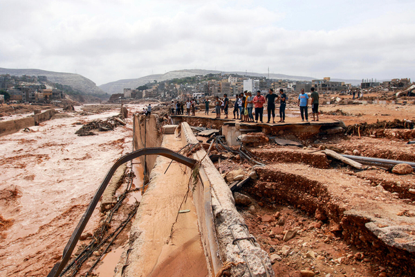 東部のデルナの洪水の被害を受けた町の様子。(リビア、2023年9月11日撮影/AFP)