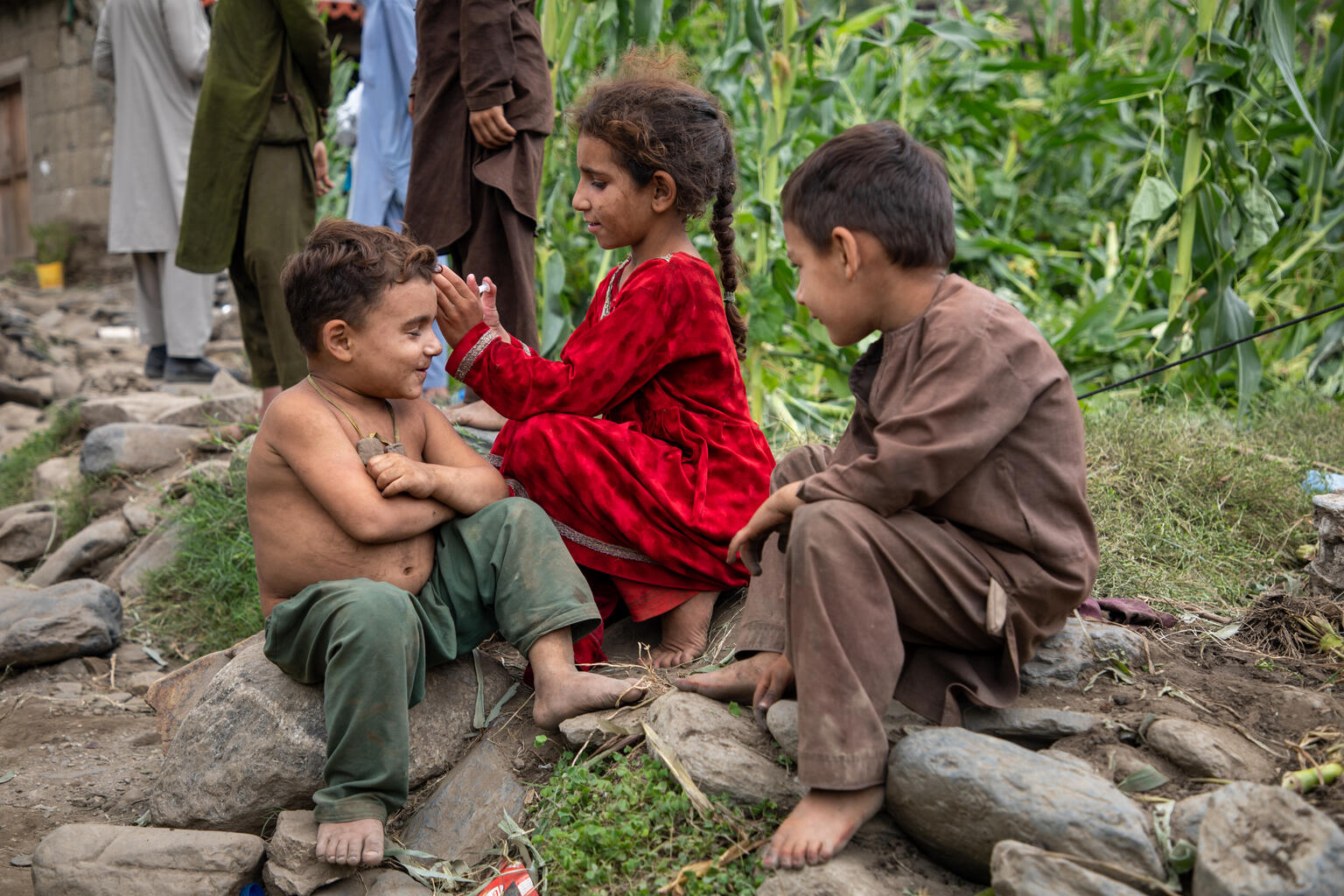 アフガニスタン地震 犠牲者・被災者の半数以上は子ども ユニセフ現地