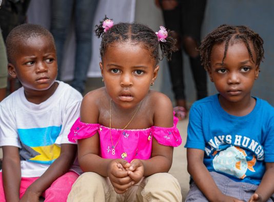 首都ポルトープランスでの暴力が続き、多くの人々が自宅を追われ、地方へ避難している中、ユニセフは避難した子どもたちへの支援を強化している（ハイチ、2025年4月12日撮影）