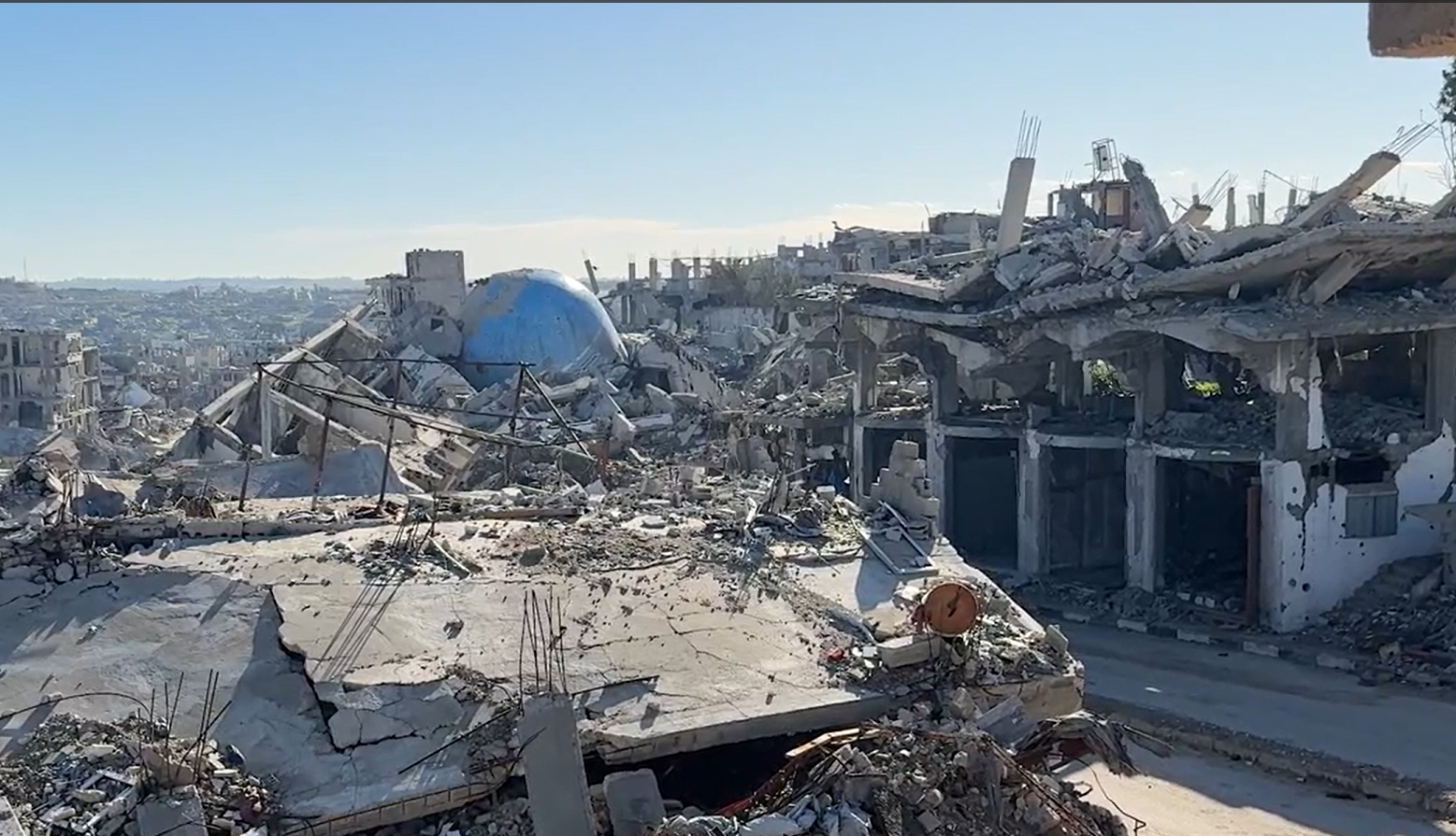 がれきと化した建物が並ぶガザの様子(パレスチナ、2026年1月12日撮影)