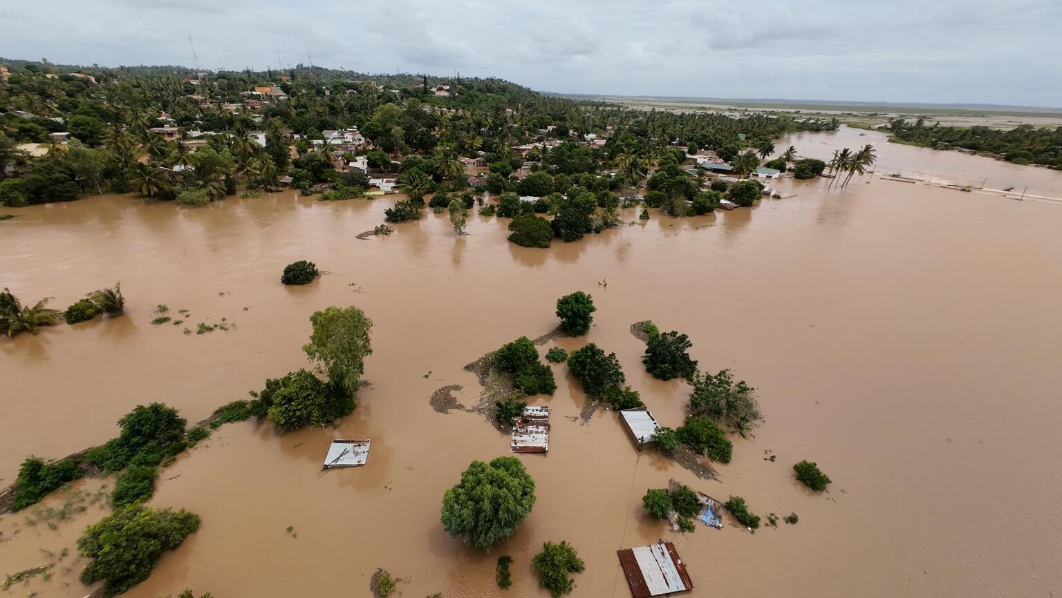 豪雨により水没したガザ州シャイシャイの村（モザンビーク、2026年1月20日撮影）