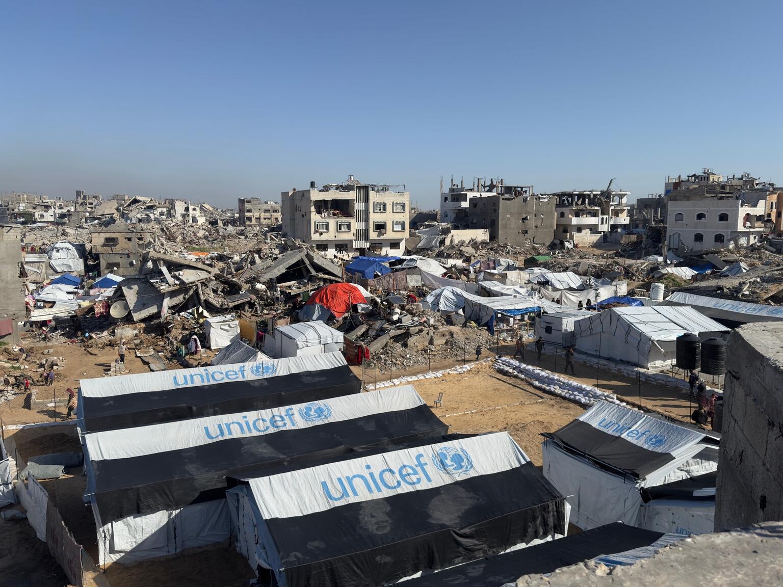 ガザ地区北部のジャパリアで、ユニセフはプライマリー・ヘルスケア・センターと子どもにやさしい空間を設置。家族への支援を強化している（パレスチナ、2026年1月12日撮影）