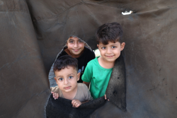 停戦の発表を喜び、笑顔を見せたガザの子どもたち（パレスチナ、2025年10月9日撮影）