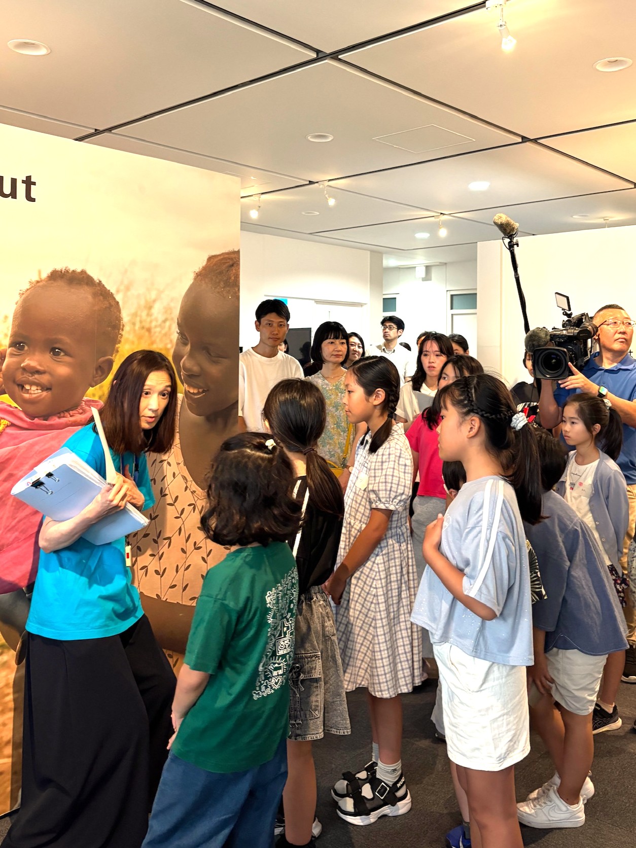 ユニセフハウス展示のガイドツアーでは、世界の子どもたちの暮らしや権利について学びました