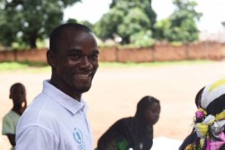 ユニセフのパートナー団体で活動するソーシャルワーカーのバリーさん。