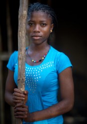 13歳で妊娠して結婚し、学校を退学した15歳のハジャーさん。「もう一度チャンスがあるなら、勉強を続けたい」と語る。