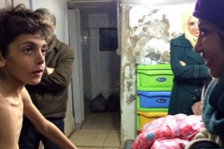 2016年1月、ユニセフ・シリア事務所代表と話をするモハメドくん。