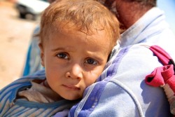 自宅からの避難を強いられたイラクの男の子。※本文との直接の関係はありません。