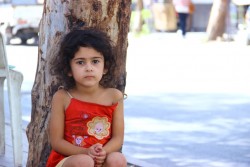 シリアの女の子（シリア・アレッポ市、2015年9月撮影） ※本文との直接の関係はありません。