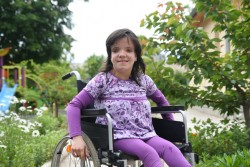 施設で暮らす15歳の女の子（ブルガリア）2017年5月9日撮影