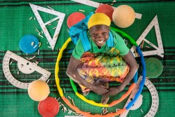 難民キャンプで学校に通う子ども (チャド)