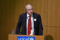 UNICEF本部事業局長補兼保健セクションチーフのステファン・ピーターソン