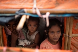 コックスバザールの難民キャンプで暮らすロヒンギャの家族。（2018年4月撮影）