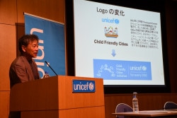 「子どもにやさしいまちづくりミニシンポジウム」に登壇した、日本ユニセフ協会CFCI作業部会部会長の木下勇氏（千葉大学大学院教授）