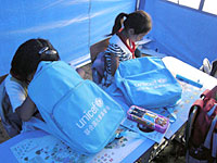 写真：地震で廃墟になった都江堰の商店街。