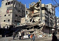 ガザのシェイク・ラドワンで砲撃を受けた建物。