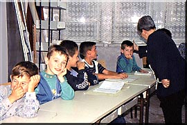 子どもにやさしい学校 ＜エレナ ジーカ小学校＞