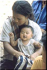 女性と子ども