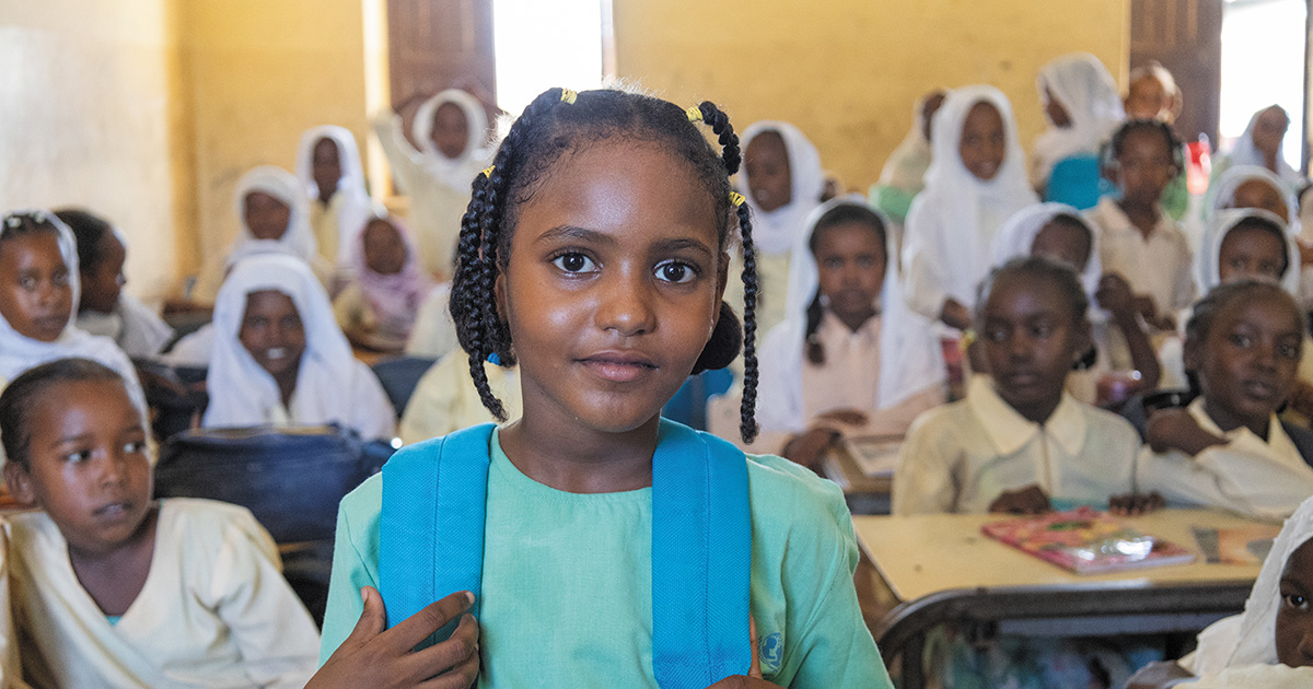 ウィサムさんとクラスメートたち（スーダン）