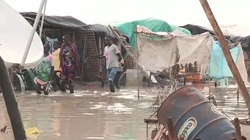 難民キャンプでは、雨で床上浸水が起こっている。（南スーダン）