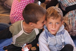 ナウルズ難民キャンプに身を寄せているヤズディ教徒の子どもたち。