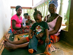 一時ケアセンター長のマミエ・クプルムさん。（シエラレオネ）