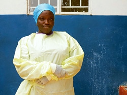 マコーリー診療所の看護師、アミナタ・サンカーさん。