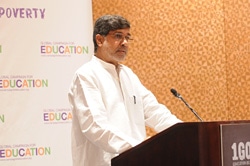 2010年9月20日、ニューヨークで行われたパネルディスカッション、「Making ‘1GOAL: Education for All’ A Reality」でスピーチをするカイラシュ・サティヤルティ氏。