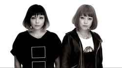 『イマジン“世界の歌声”バージョン』に参加くだ さったPUFFYのお二人