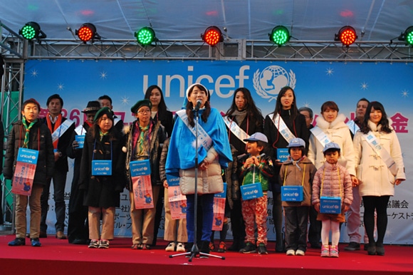 世界の子どもの現状を訴える、アグネス・チャン大使