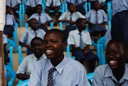 「再び学ぼう」キャンペーンを通して、子どもたちが再び学校に通うための支援を実施。